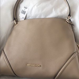 Nicole Vanilla Leather MD Shoulder Bag 35t9gnil2l